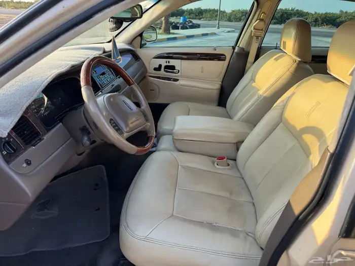 للبيع لينكون نظيف جدا  بحالة ممتازة 1998 8