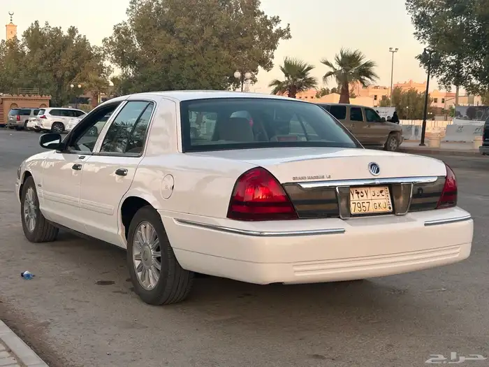 فورد ماركيز 2011 نضيف فل كامل 48