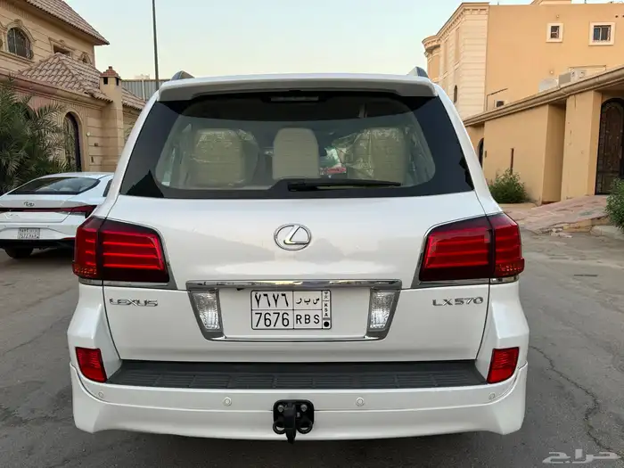 لكزس 2011 LX 570. فل كامل 4