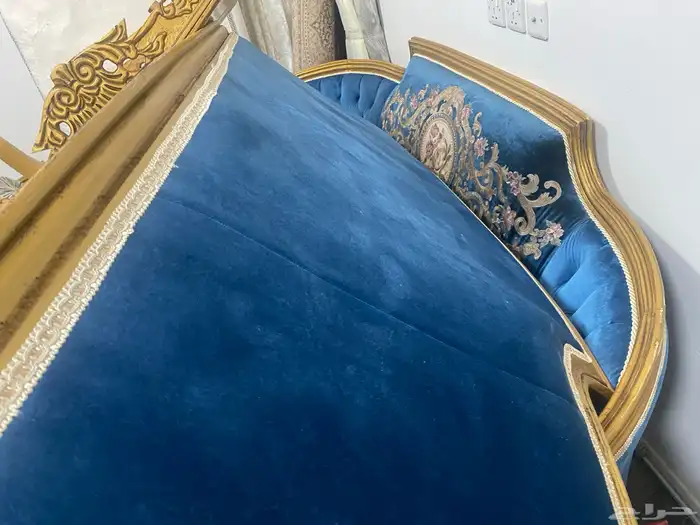 كنب للبيع حالته متوسطه 0