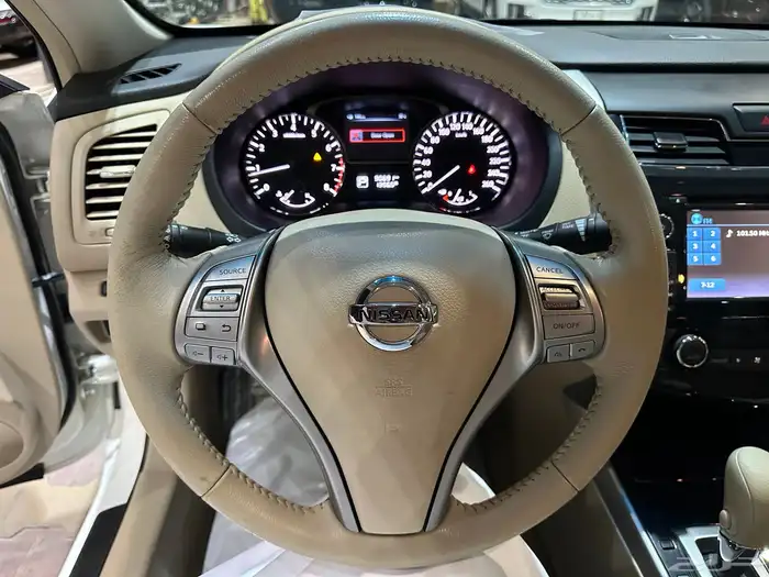 نيسان التيما موديل 2013 ممشى قليل نظيف 5