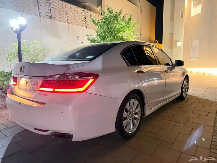 هوندا أكورد 2015   مالك أول   ممشى 208k 3