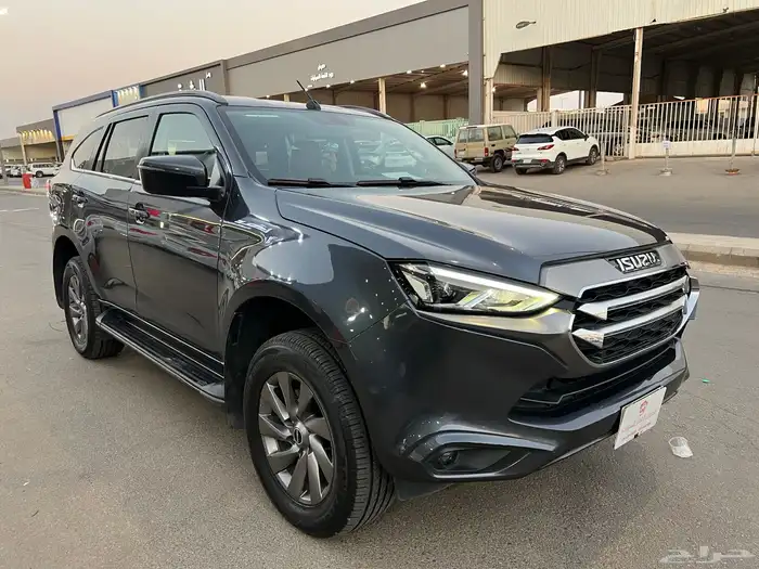 ايسوزو ام يو اكس 2023 فل كامل 1