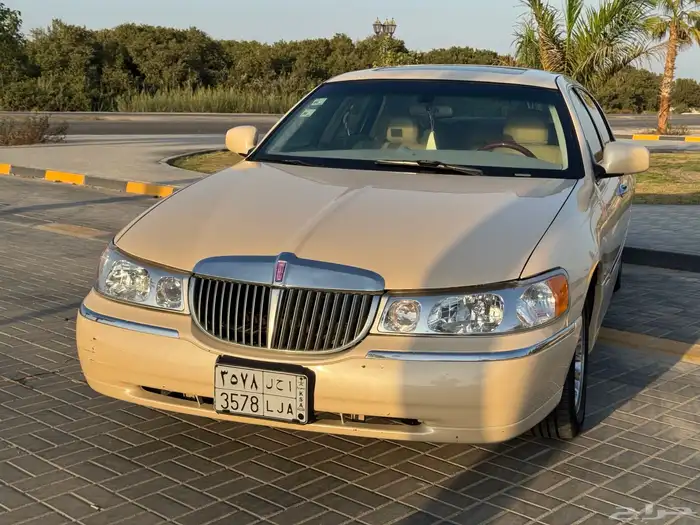 للبيع لينكون نظيف جدا  بحالة ممتازة 1998 5