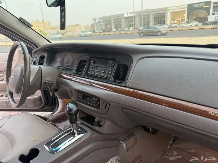 فورد كراون فكتوريا LX Sport قير أرضي موديل 2002 سعودي 31