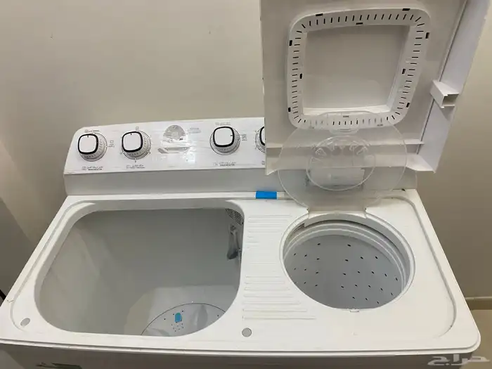 غسالة حوضين 12 كيلو نظيف جدا وكنب ثلاث قطع 2