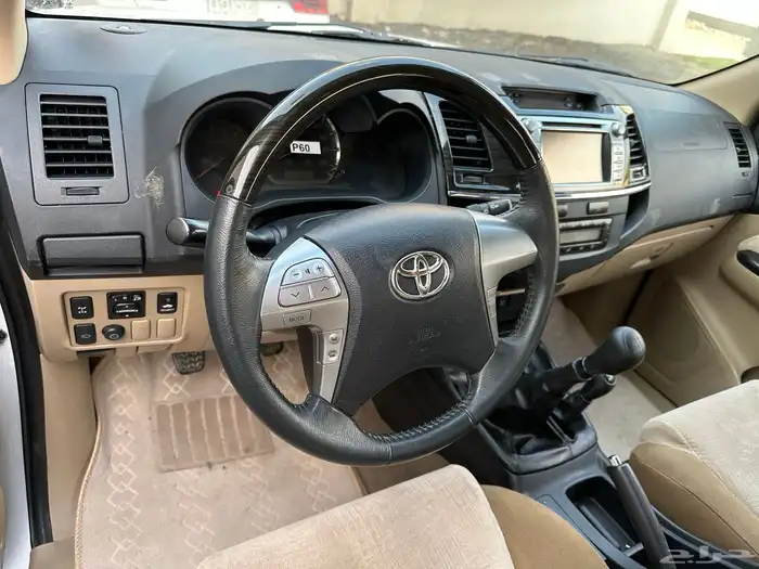 فورتشنر 2014 قير عادي VXسته سلندر 10