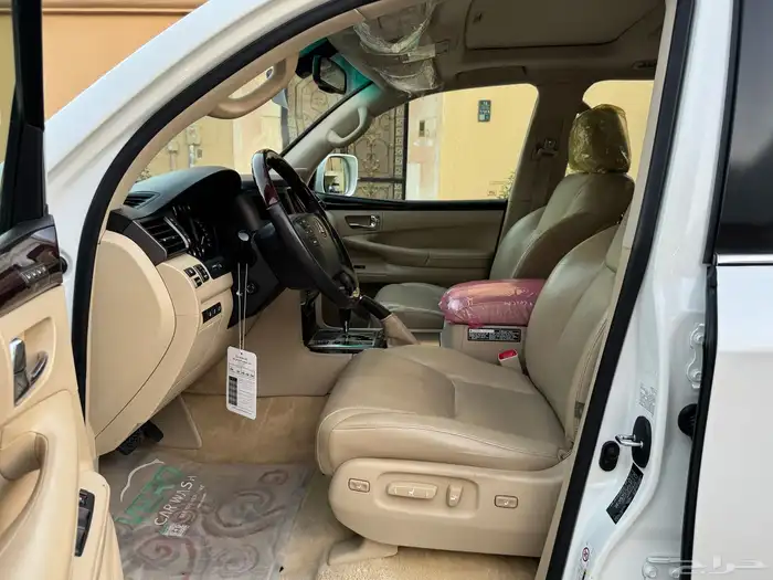 لكزس 2011 LX 570. فل كامل 12