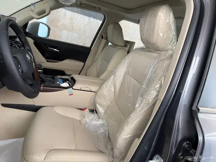 جي اكس ار المديل 2025 اصفاار ( صادر له لوحات ) رقم L4. 18