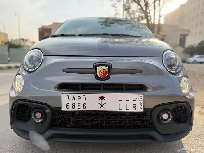 695 ابارث 2024 فضي كشف اسود 6