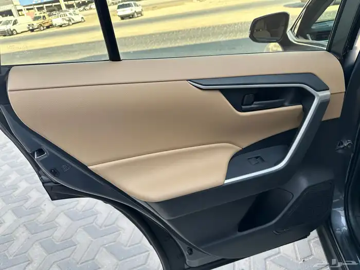 تويوتا راف فور 4WD 2024 17