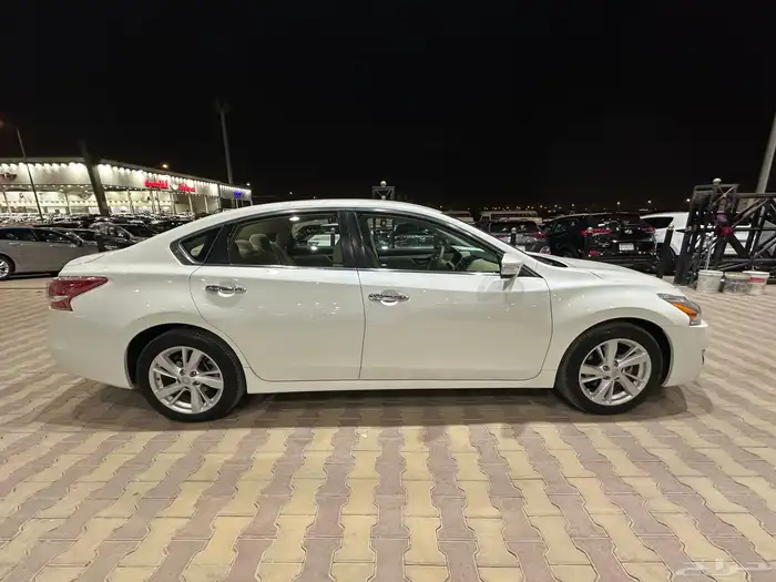 نيسان التيما موديل 2013 ممشى قليل نظيف 3