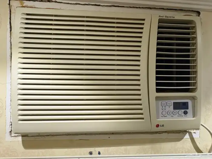 مكيف LG حر وبارد مشروط 1