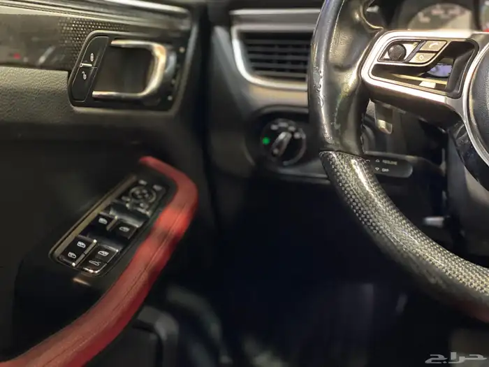 بورش ماكان S 2015 بحالة نظيفة 19