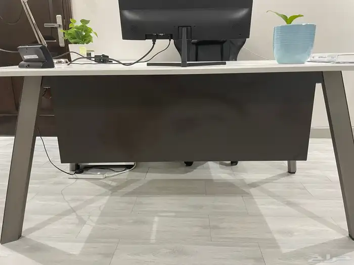 مكتب فاخر للبيع 0