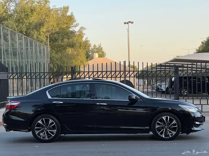 هوندا اكورد 2017 فل V6 سعودي 3