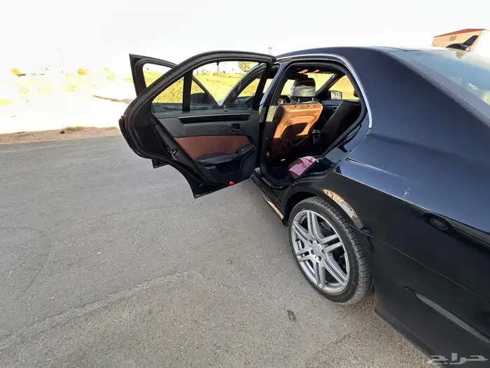 مرسيدس E300 2011 سيدان 8