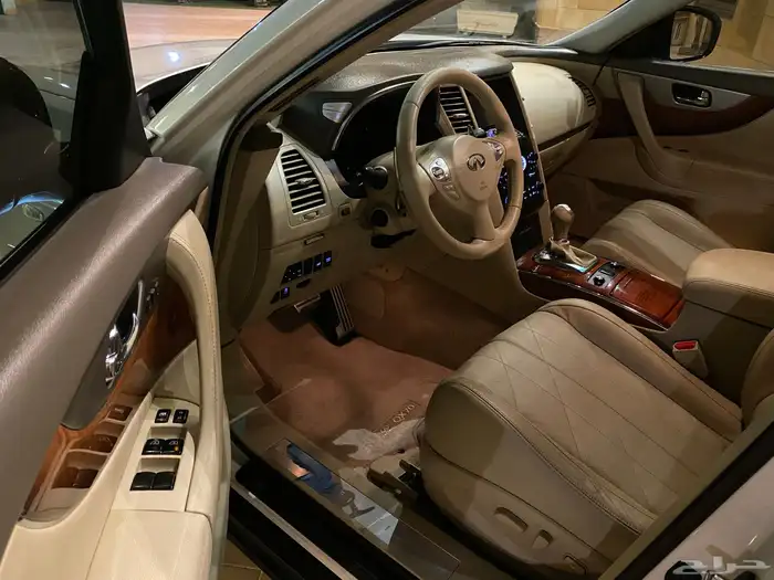 انفينتي QX 70 للبيع 2016 7