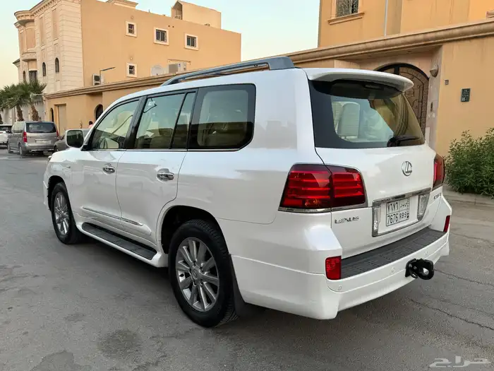 لكزس 2011 LX 570. فل كامل 3