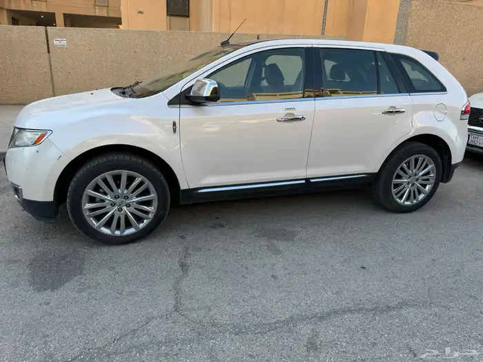 للبيع فورد لنكون mkx نظيف بسعر مناسب 1