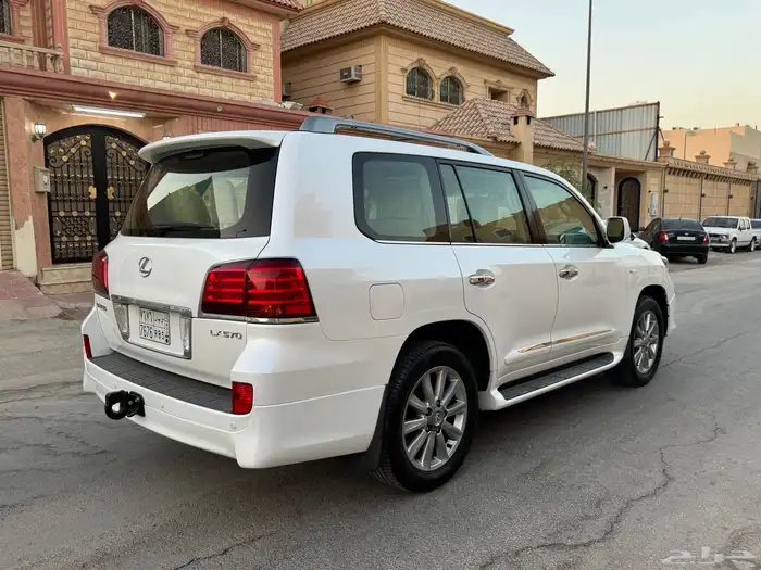 لكزس 2011 LX 570. فل كامل 5