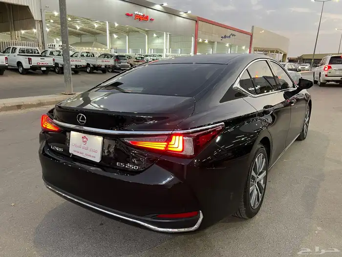 لكزس ES 250 2019 استاندر 6