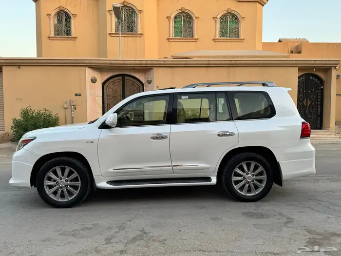 لكزس 2011 LX 570. فل كامل 2