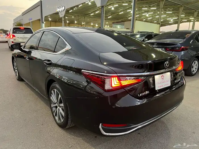 لكزس ES 250 2019 استاندر 5