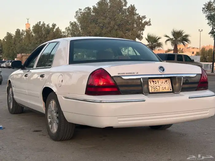 فورد ماركيز 2011 نضيف فل كامل 42