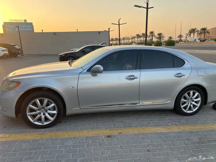 لكزس LS460 فل كامل لوح خليجي 3