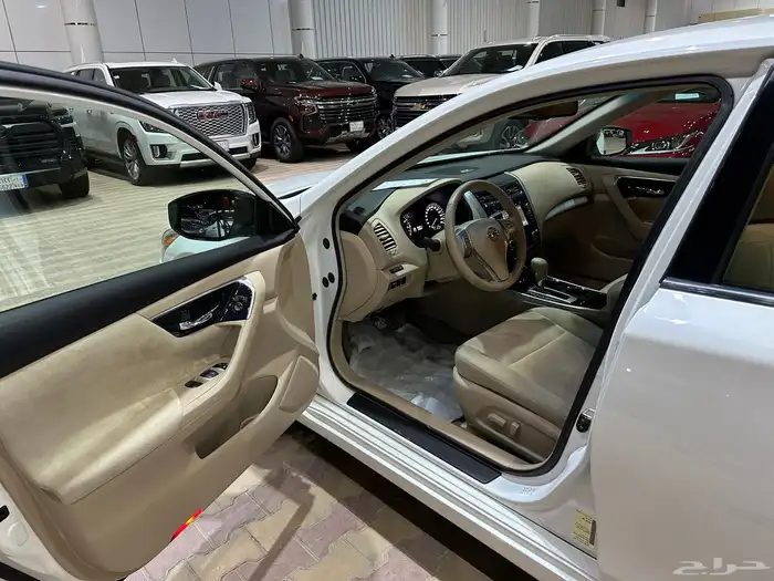 نيسان التيما موديل 2013 ممشى قليل نظيف 14