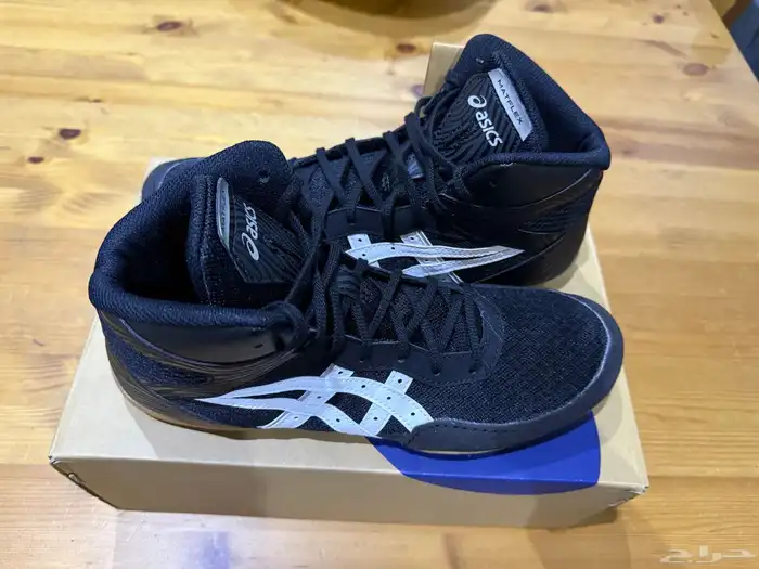 حذاء Asics matflex 7 للفنون القتالية مقاس 43.5 طول 27.5cm 2