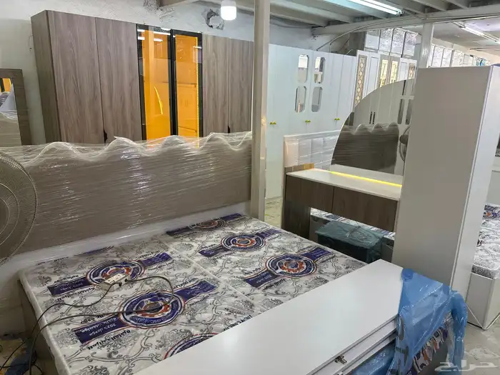 7 pices bedroom set   2500 sar only 7