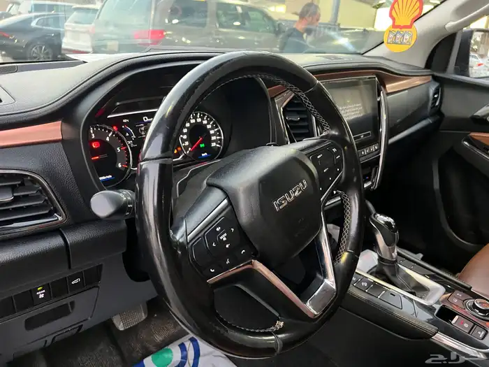 ايسوزو ام يو اكس 2023 فل كامل 11