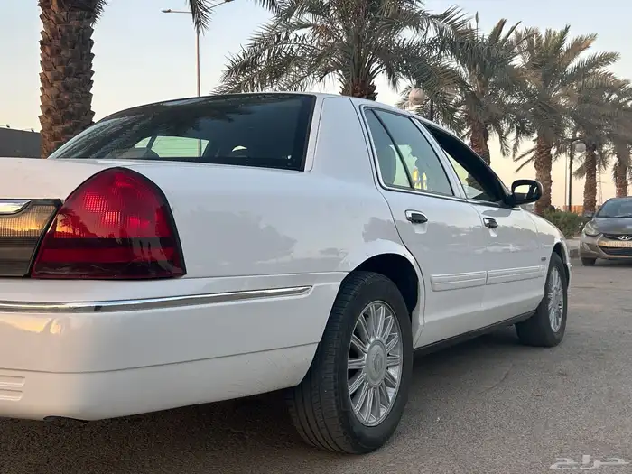 فورد ماركيز 2011 نضيف فل كامل 38