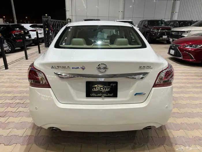 نيسان التيما موديل 2013 ممشى قليل نظيف 25