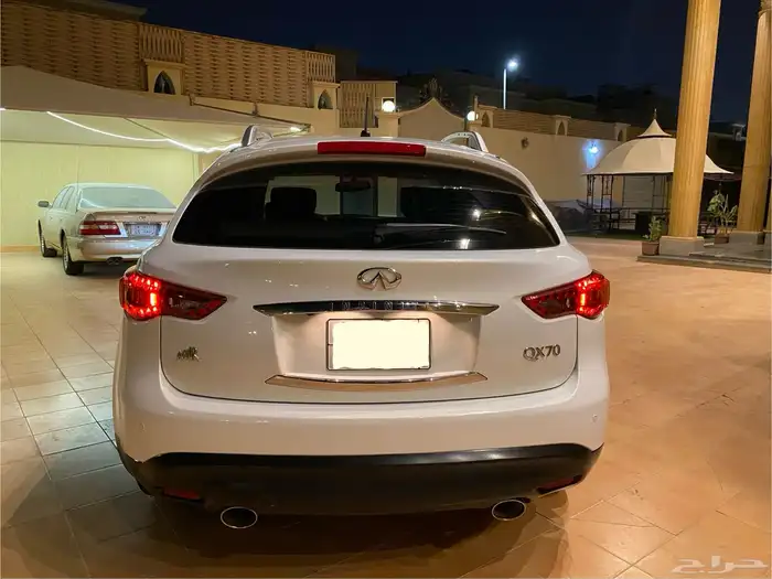 انفينتي QX 70 للبيع 2016 5