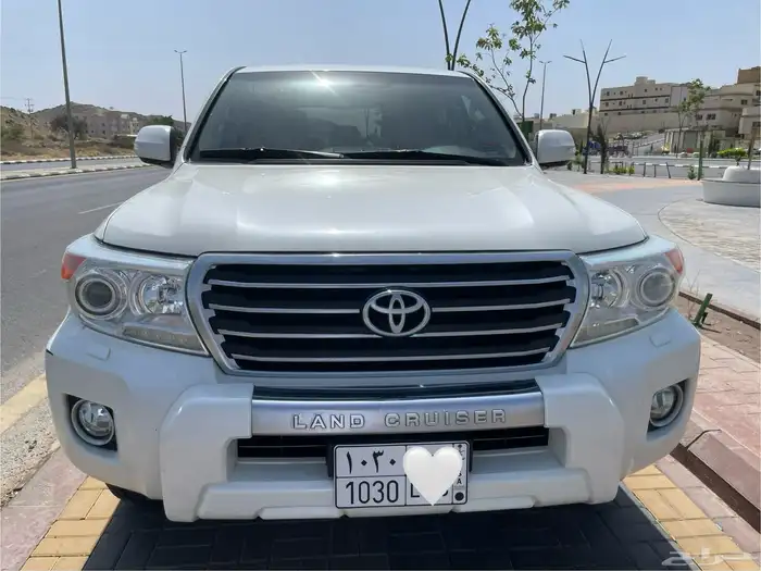 لاندكروزر مديل 2014 فل كامل في غاية النظافة 7