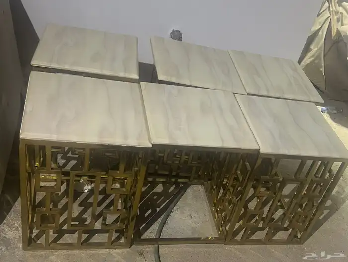طاولات شبه جديدة للبيع 1