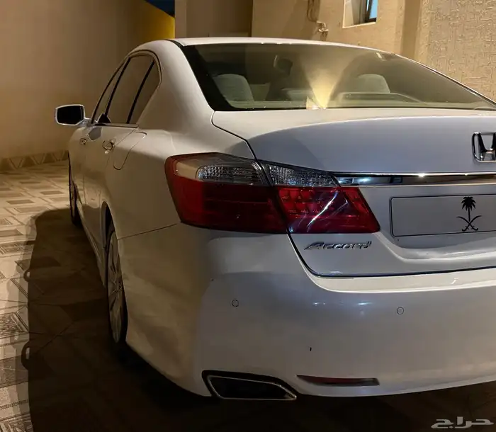 هوندا أكورد 2015   مالك أول   ممشى 208k 8