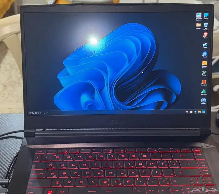 لابتوب قيمنق للبيع نظيف جدا 1