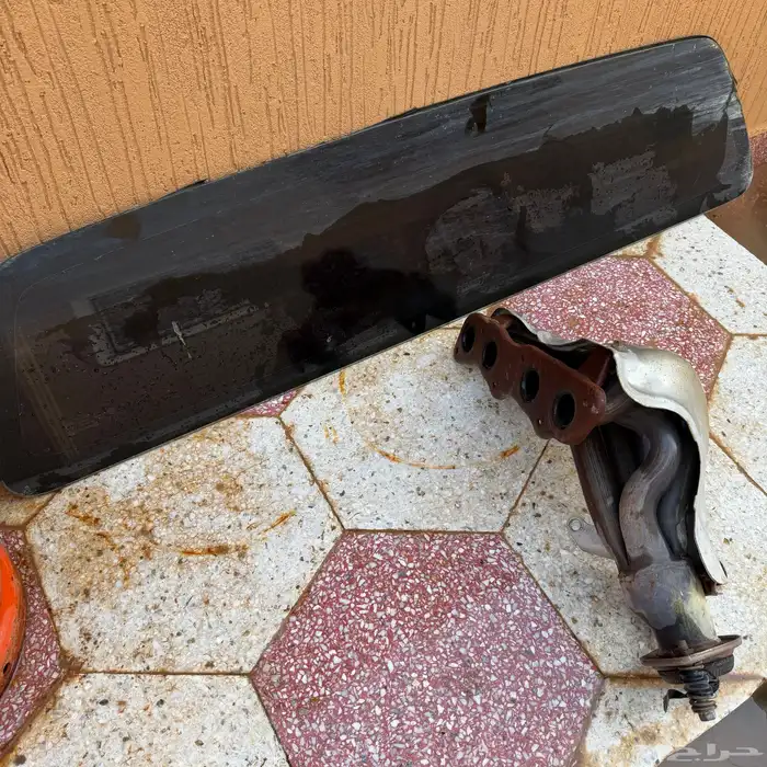 للبيع راس هدرز بلد هايلوكس 2011 وقزاز خلفي 0