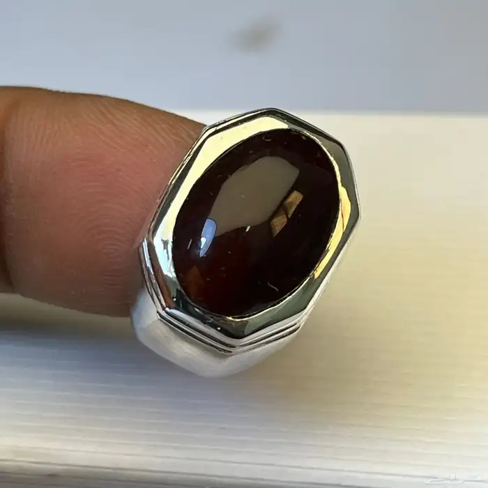 خاتم فضة ملكي بحجر عقيق كبدي صياغة فخمة عيار 925 4
