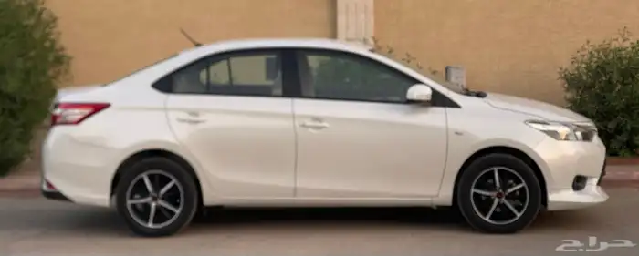 تويوتا- يارس- 2017- بنزين- تماتيك- قمه النظآفه 2
