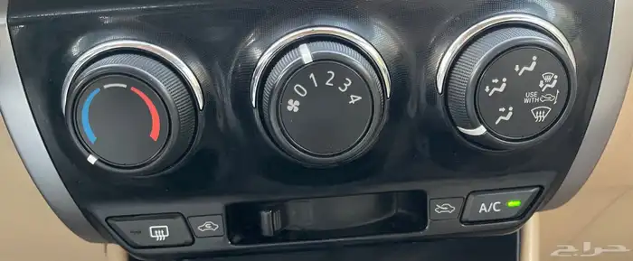 تويوتا- يارس- 2017- بنزين- تماتيك- قمه النظآفه 35