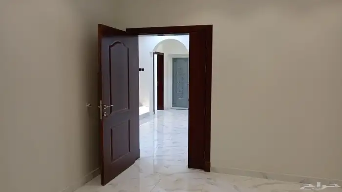 للبيع شقه دبلكس في الدمام حي بدر 8