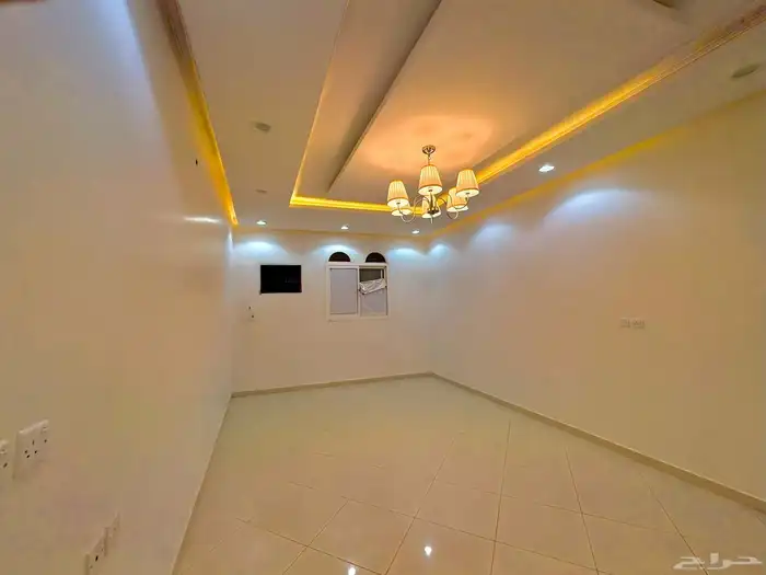 شقه للايجار 3غرف وصاله ومطبخ وحمامين 24