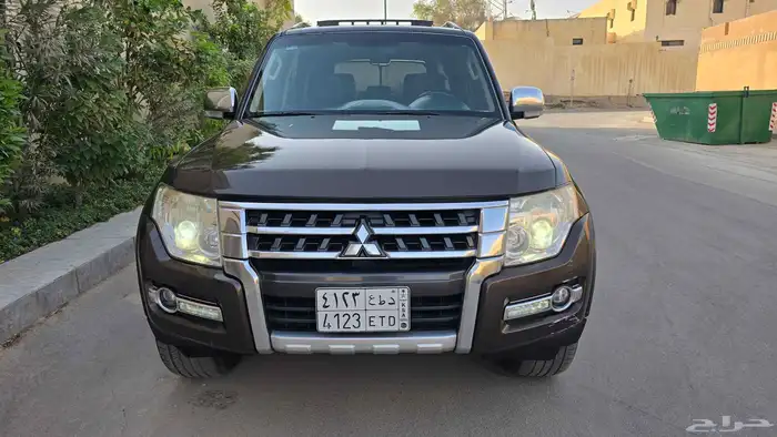 سيارة ميتسوبيشي باجيرو 2018 فل نظيفة جدا 4