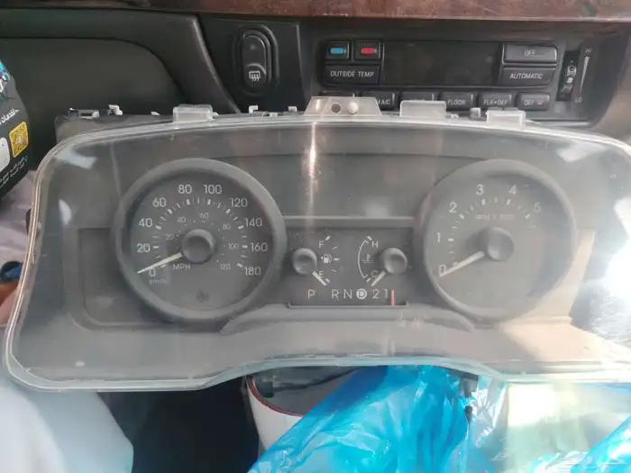 عداد فورد ماركيز اوكراون فكتوريا 0