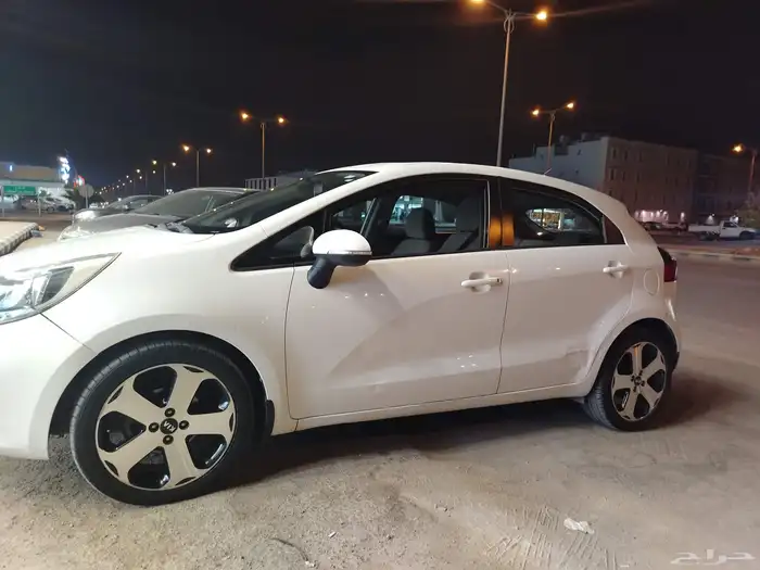 للبيع كيا ريو هاش باك موديل 2015 ممشى 18000 4